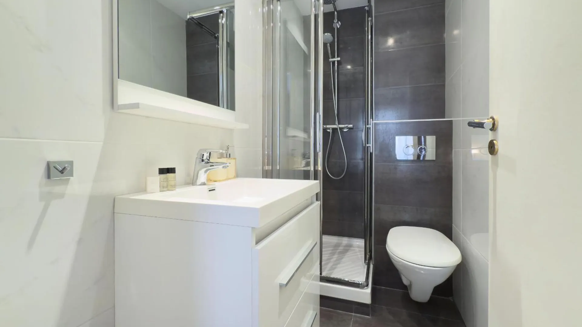 The Artist By Winsome Destination Apartment Cannes