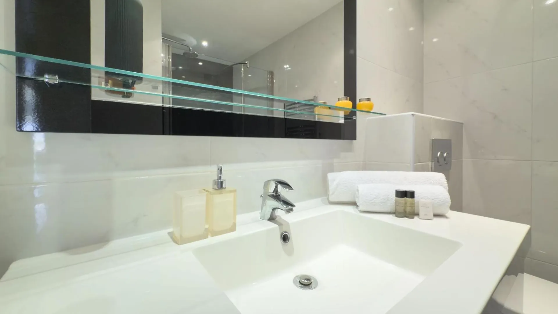 The Artist By Winsome Destination Apartment Cannes